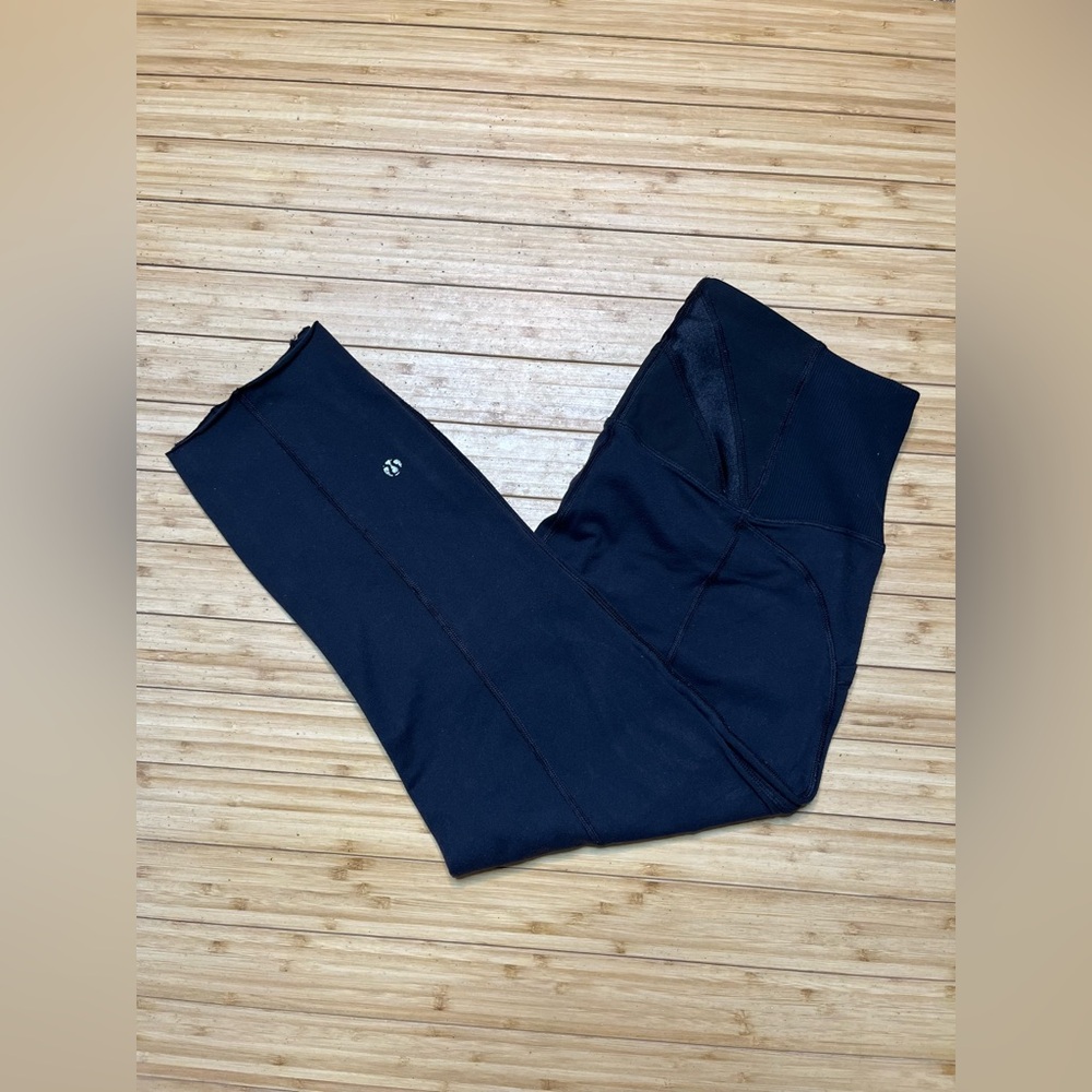 Lululemon 22in cropped leggings w waist design